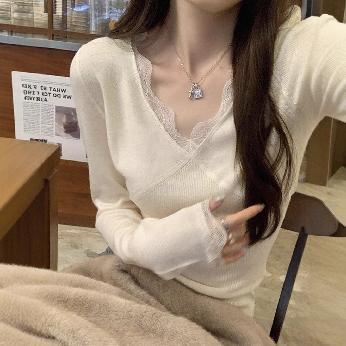 2025 Chic V Neck Lace Style Bottoming Shirt for Women, Autumn and Winter Style Sweater with Long-Sleeved Knitwear Top Trendy