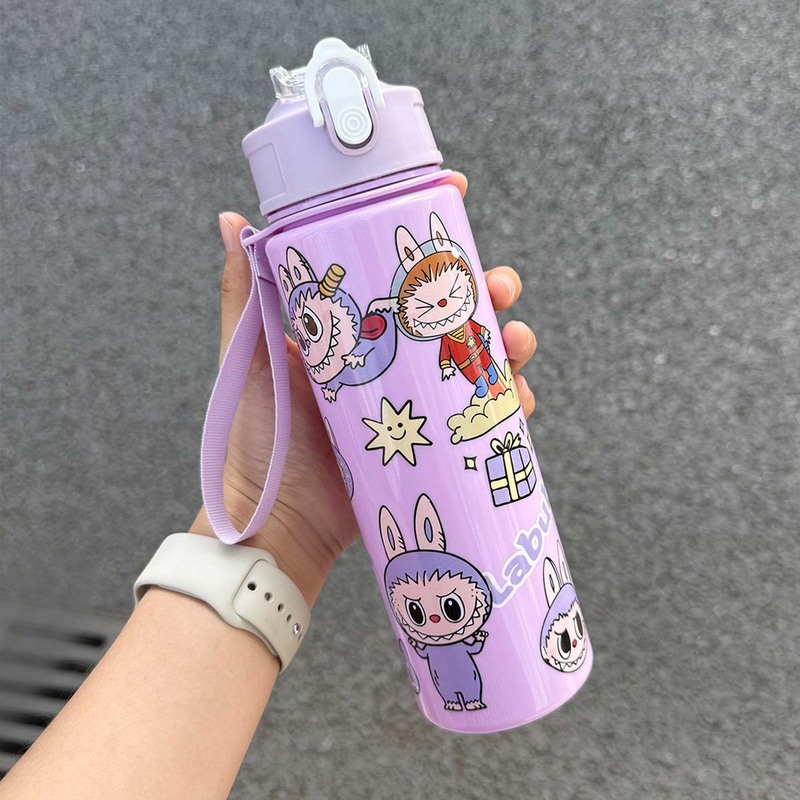 外国貿易人気のラブブかわいい子供用ストローウォーターカップ、持ち運び可能なロープ付きの見栄えの良い学生用ラブブ漫画ウォーターカップ|undefined