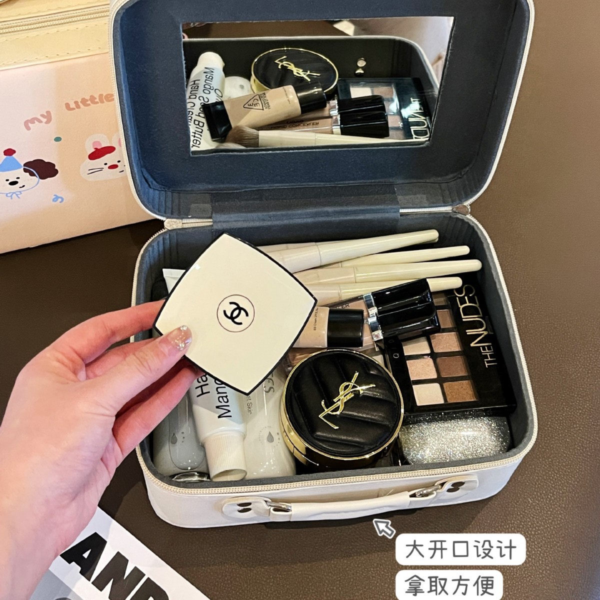 Cute bolso de maquillaje 2025 nuevo espejo caja de maquillaje portátil lavado maquillaje de gran capacidad bolsa de viaje de almacenamiento