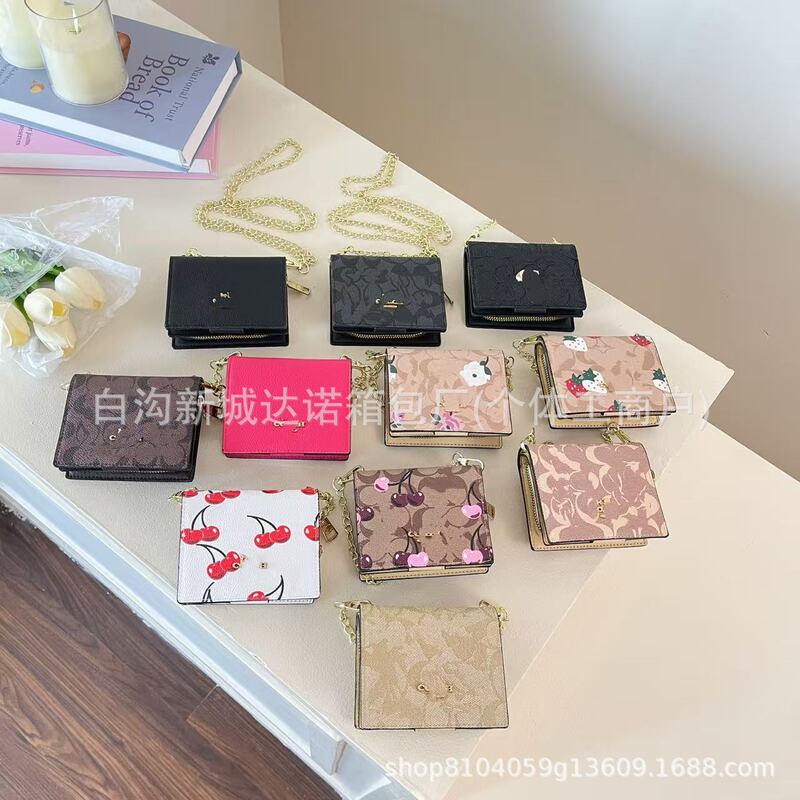 Cross-Border Small Square Bag Batch 2025 Summer European and American Trendy Cute Printed Elegant Small Square Bag Simple Versatile Crossbody Bag Cross-Border Small Square Bag Batch 2025 Summer European and American Trendy Cute Printed Elegant Small Square Bag Simple Versatile Crossbody Bag
