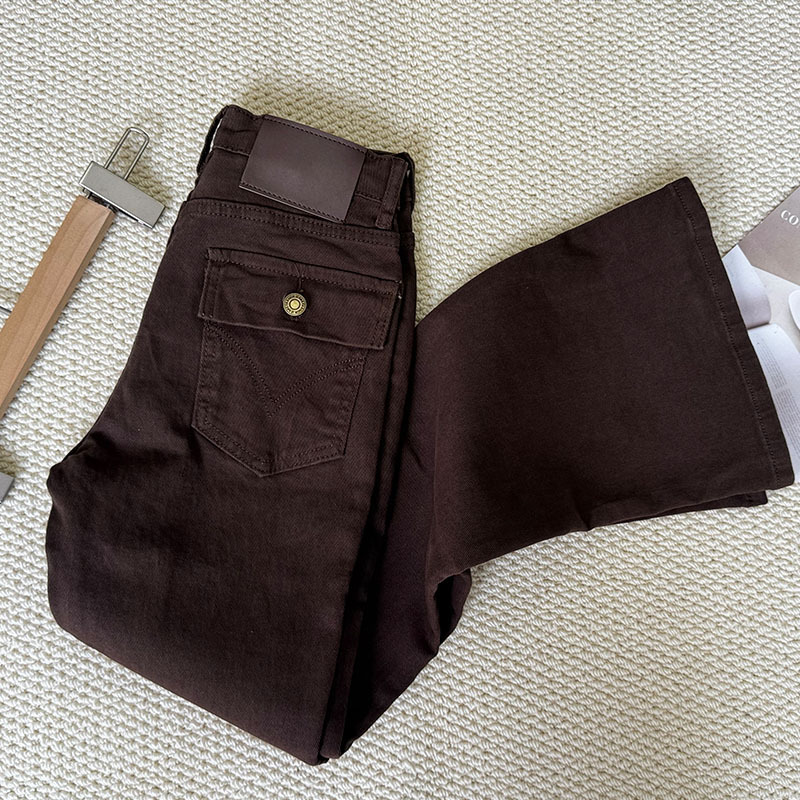 Slim-fit flared jeans for women, perfect for petite figures, in a mocha color, new spring/autumn style, with stretch for a slimming effect Slim-fit flared jeans for women, perfect for petite figures, in a mocha color, new spring/autumn style, with stretch for a slimming effect