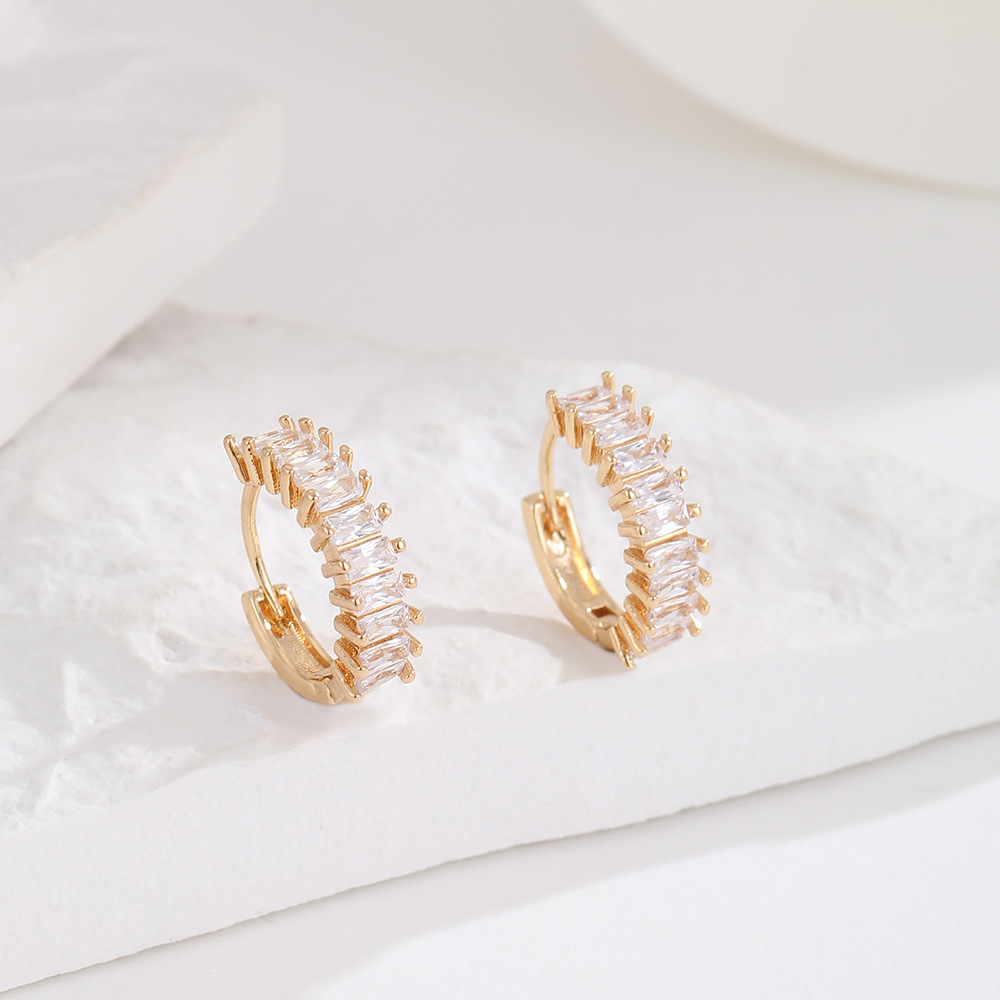 Labret stud lip piercing jewelry styling detail