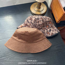 秋冬新款正反两戴豹纹毛绒羊羔毛保暖简约灯芯绒护耳显脸小渔夫帽
