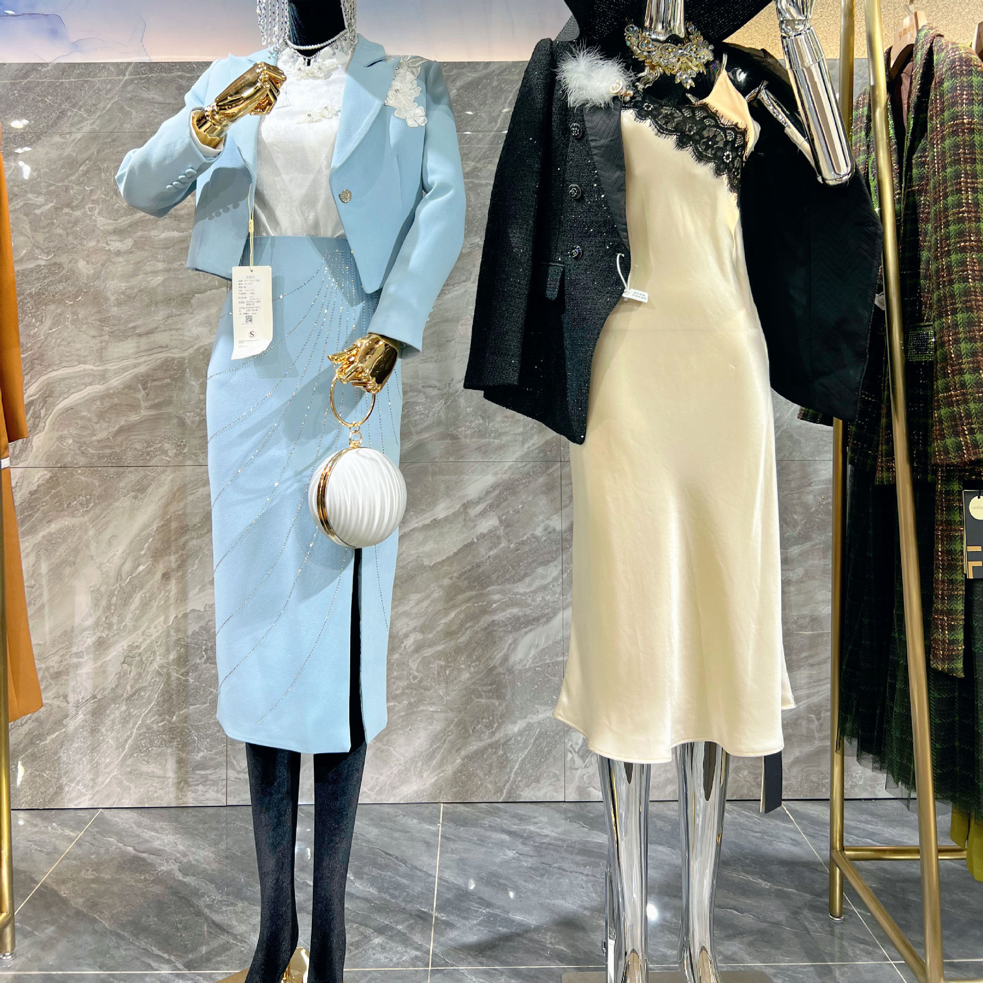 范·轻奢春夏女装品牌折扣批发撤柜专柜剪标直播实体一手货源