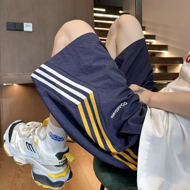 三条杠速干运动短裤男款夏季薄款篮球裤美式高街潮流休闲五分裤子