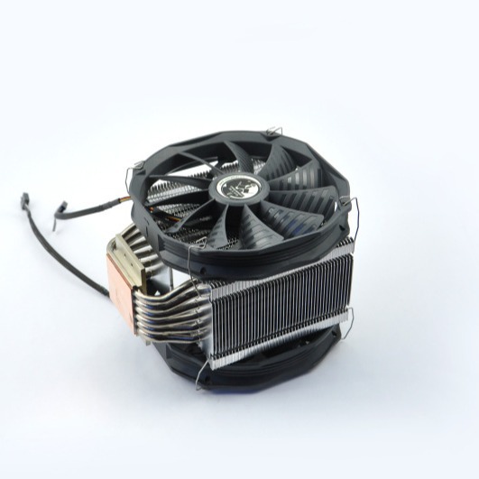 CPU cooler efficiently dissipates heat