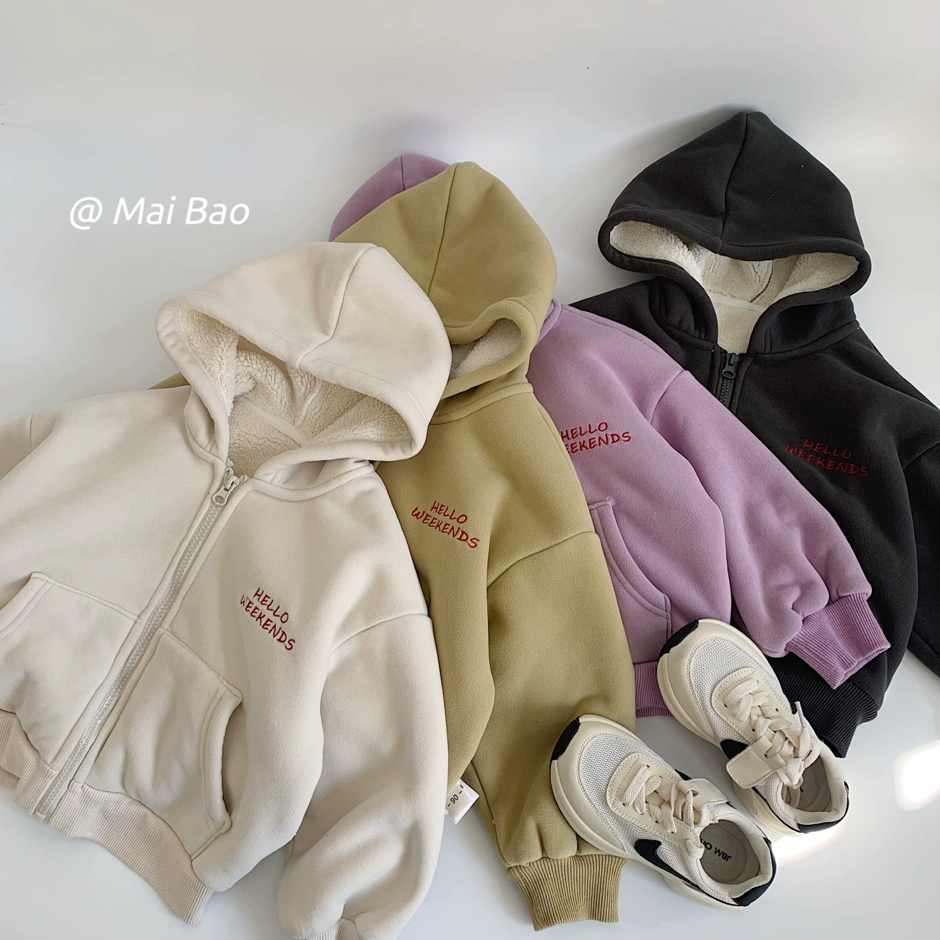 [Clearout возврат не допускается 28 юаней] Новая зимняя стильная мягкая и восковая плюс бархатная вышитая куртка для мальчиков и девочек G0619