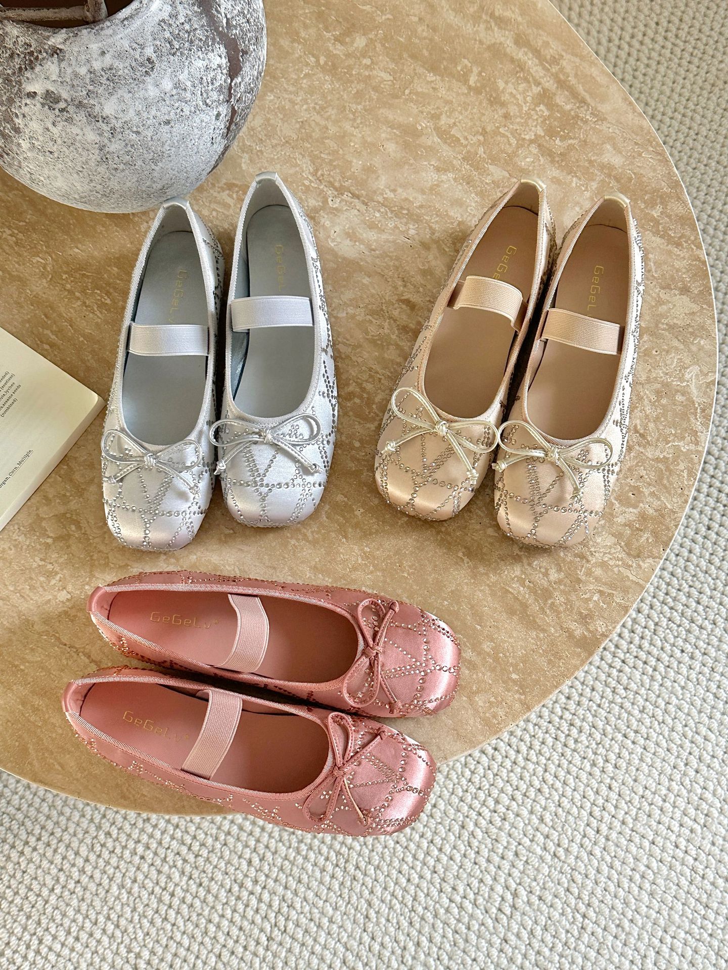 Scarpe Mary Jane in raso con fiocco in stile fata singola, con fondo piatto e fiocco in stile acqua, stagione primavera e autunno 2024_voghion.com