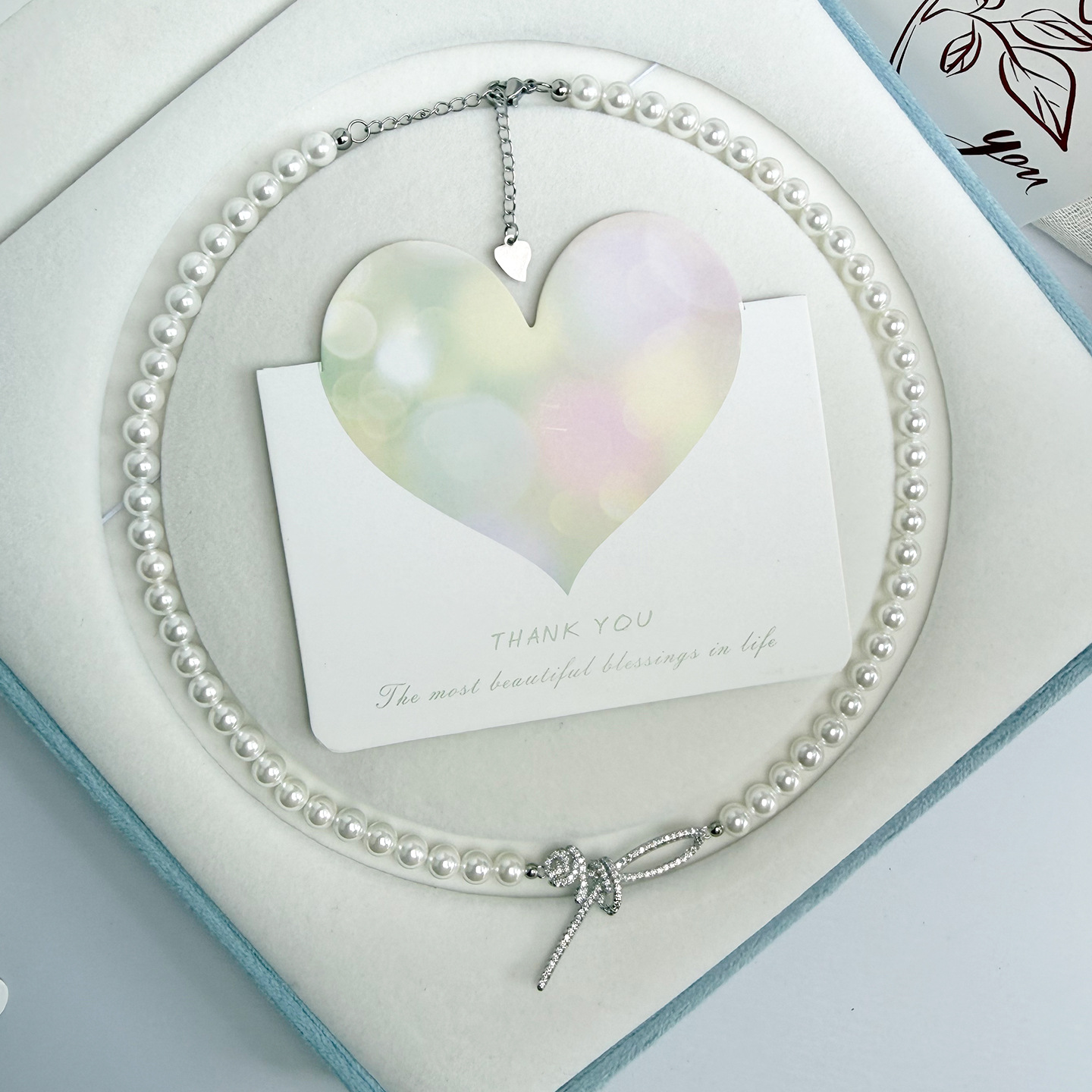 hair band contains rose from pearl