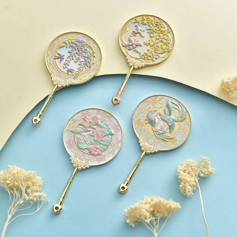 Chinese Style Portable Makeup Mirror, Metal Pocket Mirror, Ancient Style Cultural and Creative Hand-Held Mirror, Folding Mirror, Travel Souvenir, Student Gift