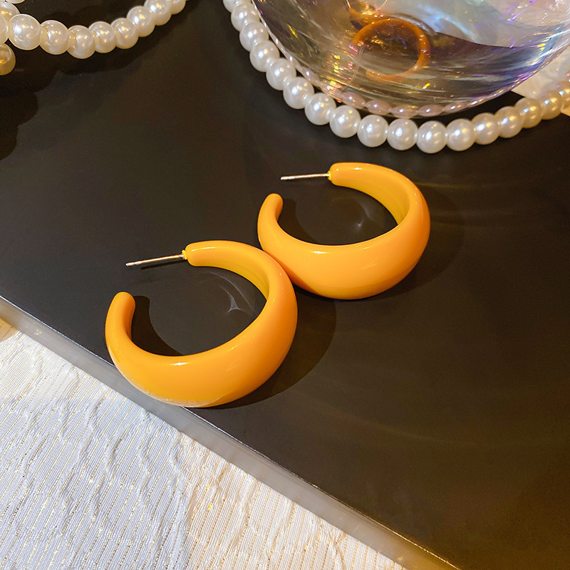 香港スタイルのレトロなシルバー針アクリル C 字型イヤリング女性のファッションライト高級ハイエンドイヤリングデザインニッチイヤリング|undefined