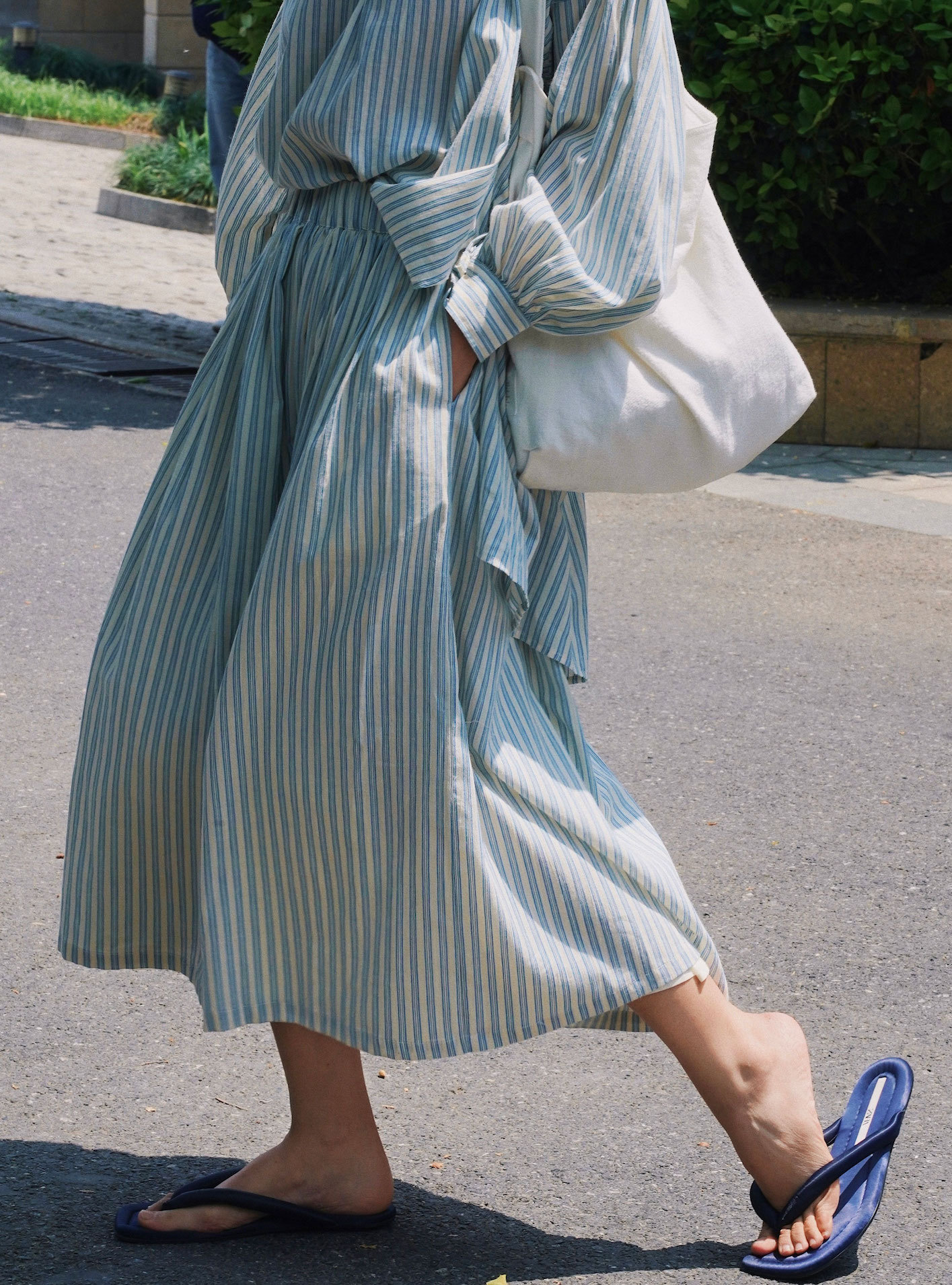 01AC4B6E-7C58-4B9C-8DFA-C2EDCC