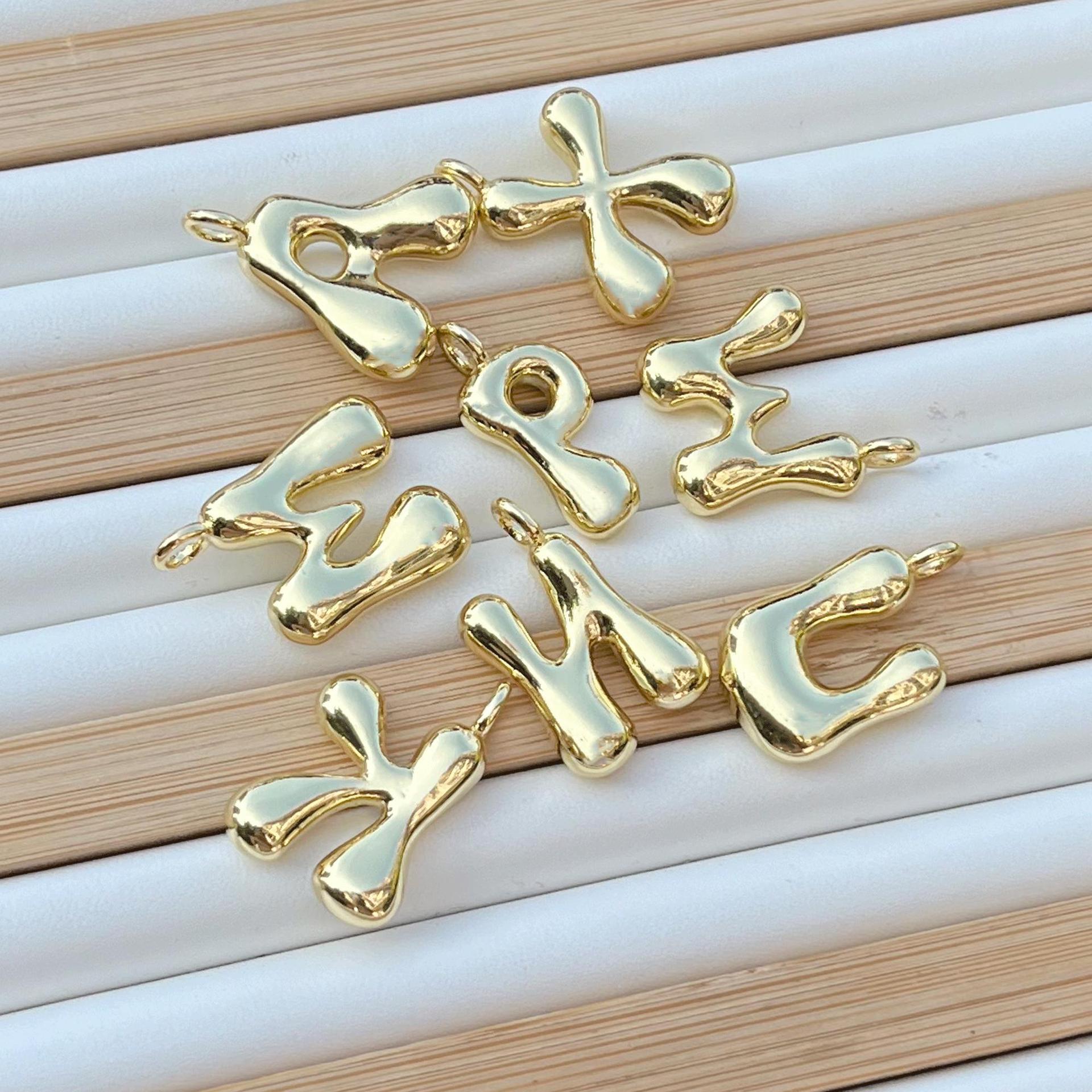 Cross-Border Hot Selling 26 English Alphabet Pendants Copper Gold-Plated Simple Niche Keychain Accessories Source Factory Wholesale