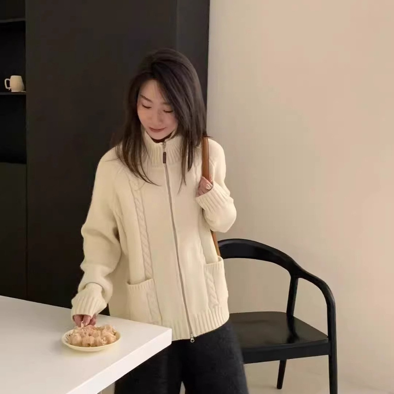In-Stock Eewe: This Season's Favorite, the Ultimate Lazy Everyday Essential, Zip-Up Oversized Sweater Coat for Women, Versatile for All Seasons In-Stock Eewe: This Season's Favorite, the Ultimate Lazy Everyday Essential, Zip-Up Oversized Sweater Coat for Women, Versatile for All Seasons