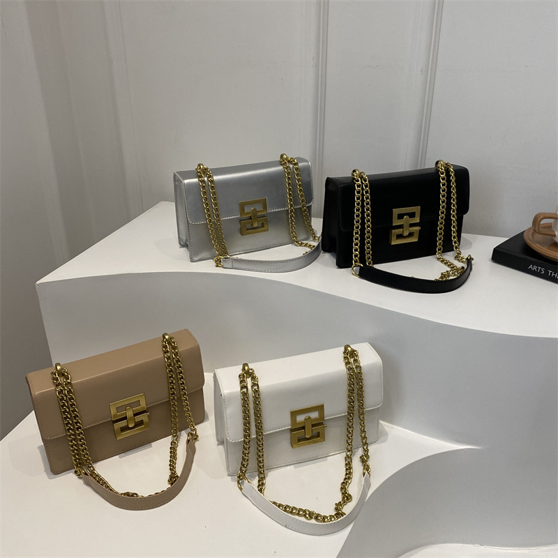 Bolsos pequeños populares de este año para mujer 2024 nuevo bolso de axila de hombro de cadena de verano de moda