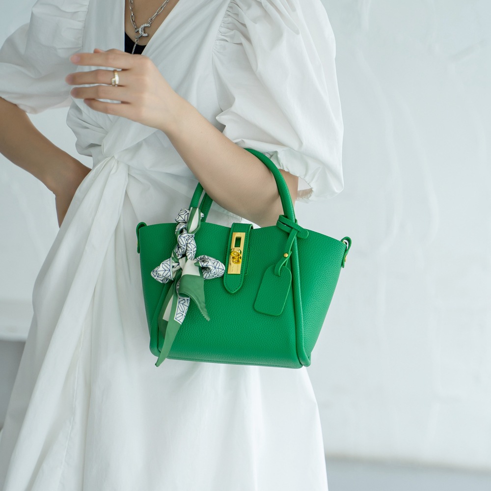 Niche Luxury Bucket Bag Genuine Leather Women's New Cowhide Crossbody Bag Versatile Handbag Shoulder Bag 8113 - Thumbnail 3