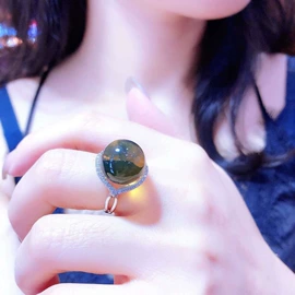 琥珀手饰;琥珀项饰;琥珀耳饰