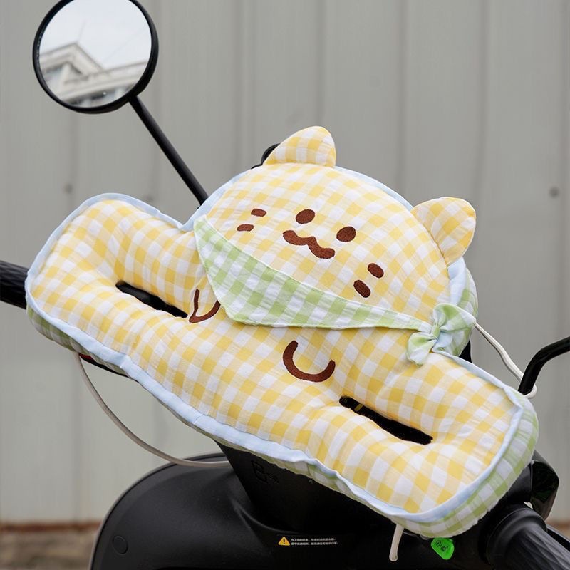 New electric scooter with enlarged and thickened baby-specific anti-collision pads, designed to protect children from head injuries while riding electric scooters; features a cartoon design