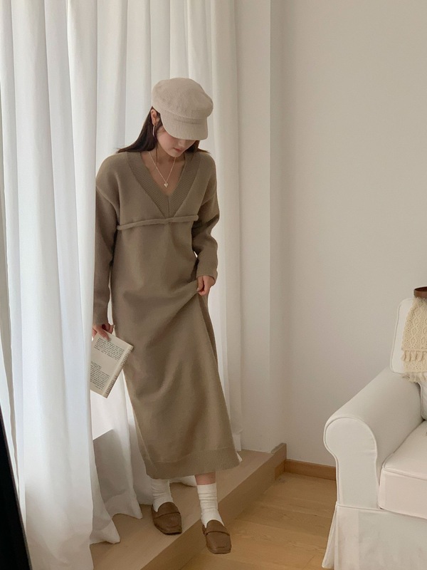 假两件针织连衣裙女2025秋冬法式v领收腰长款毛衣裙内搭打底裙厚|undefined