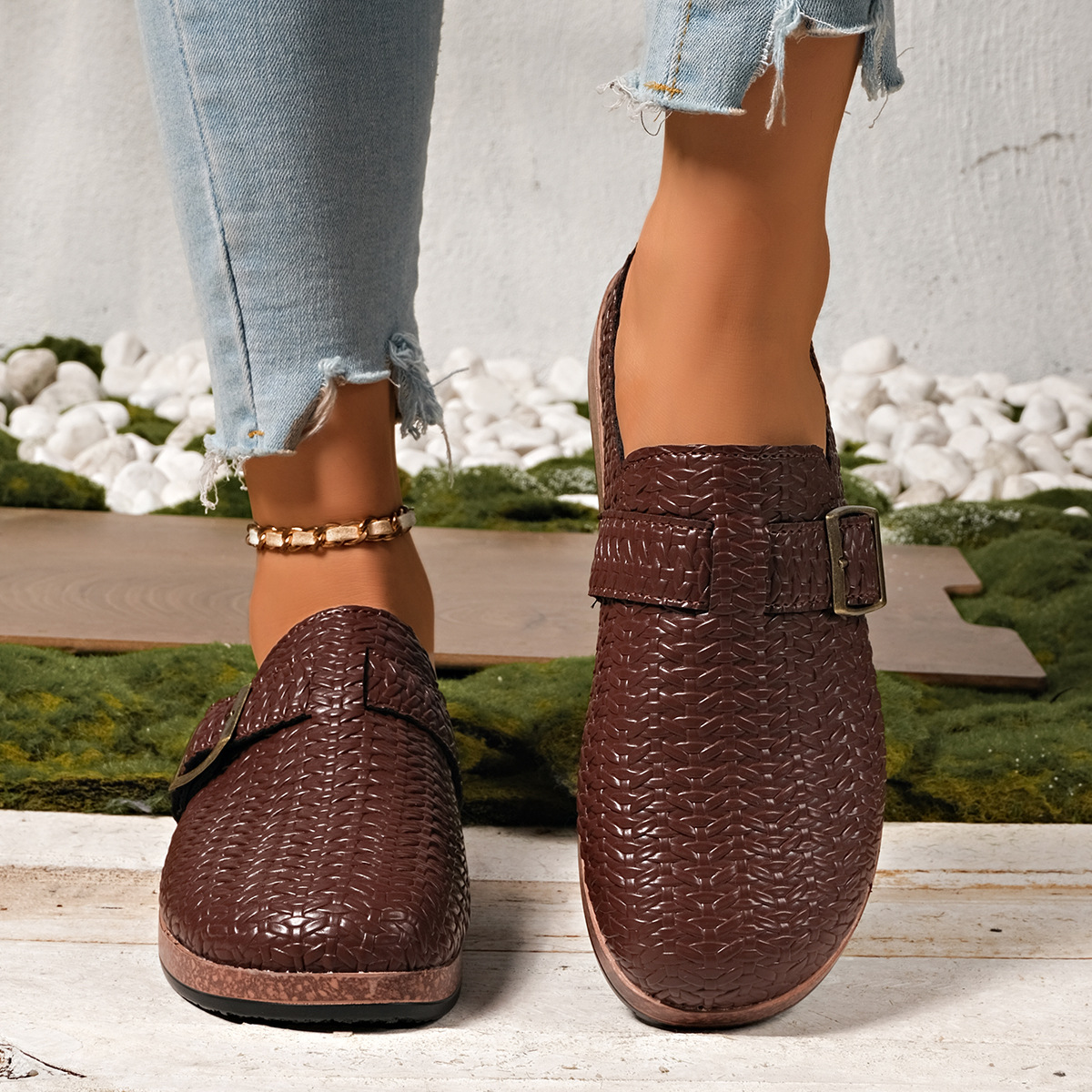 Summer Plus Size Retro Closed Toe Slippers For Women, Flat Low Heel, Wearable With Belt Buckle, Half Slippers_vogvips.com