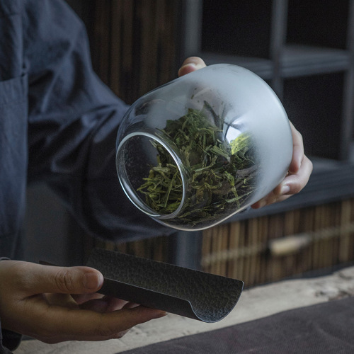 Japanese style cloud glass tea jar portable simple scented tea Pu'er tea Tieguanyin tea jar