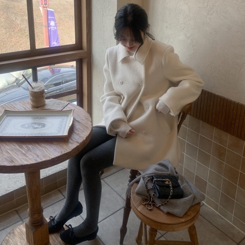 Korean-Style High-End Double-Breasted White Woolen Coat for Women, 2025 Winter New Loose-Fitting Petite Top