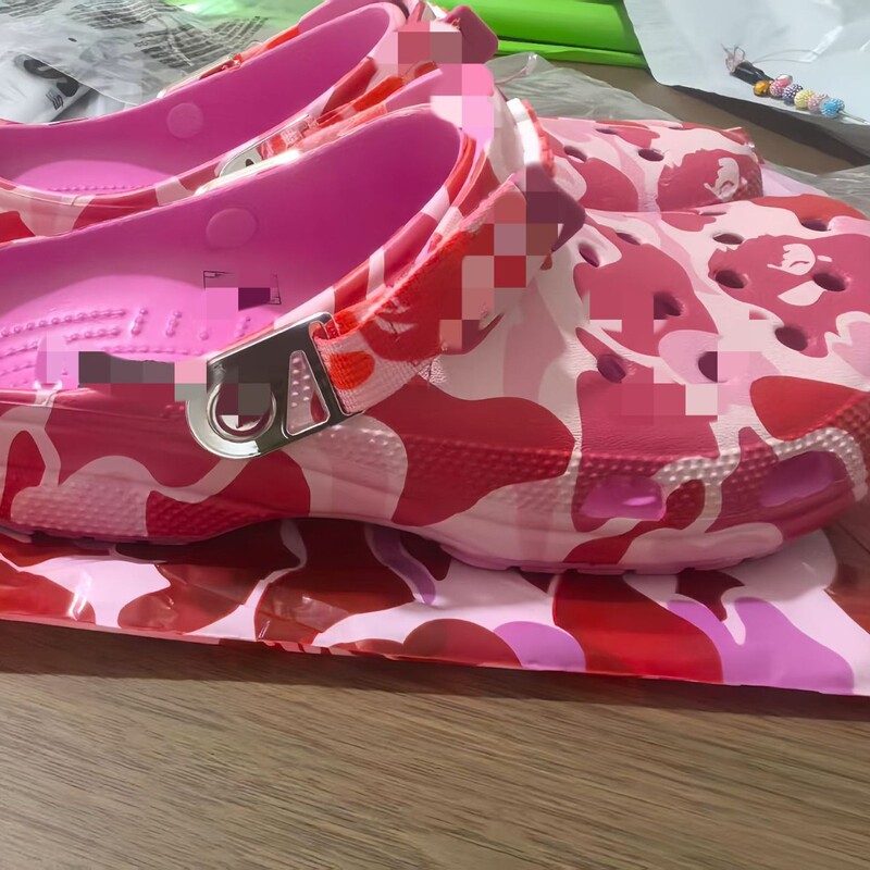 2025 Iron Buckle Colorful Bag Ape 1-Head Card Holder 1-Piece Casual Trendy Couple's Clogs in Black, Blue, Pink, and Green