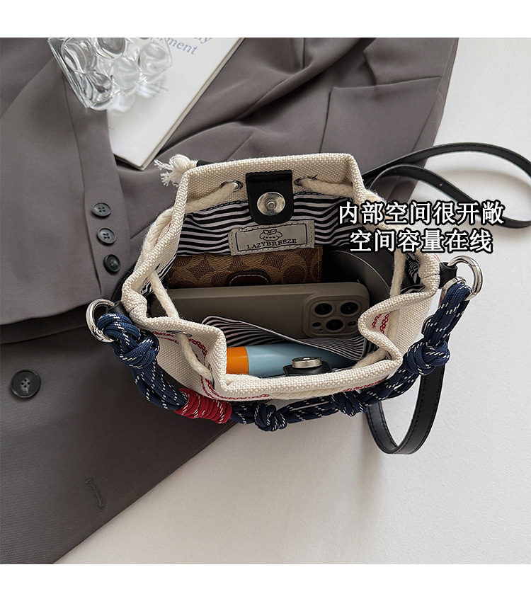 This year, the popular niche design bags are the 2025 new women's versatile canvas crossbody bag and the color-blocking hand-held bucket bag undefined