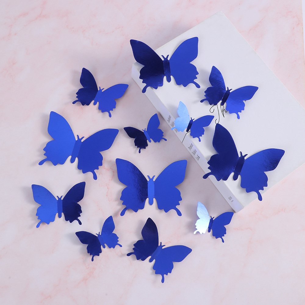 N mariposa azul oscuro