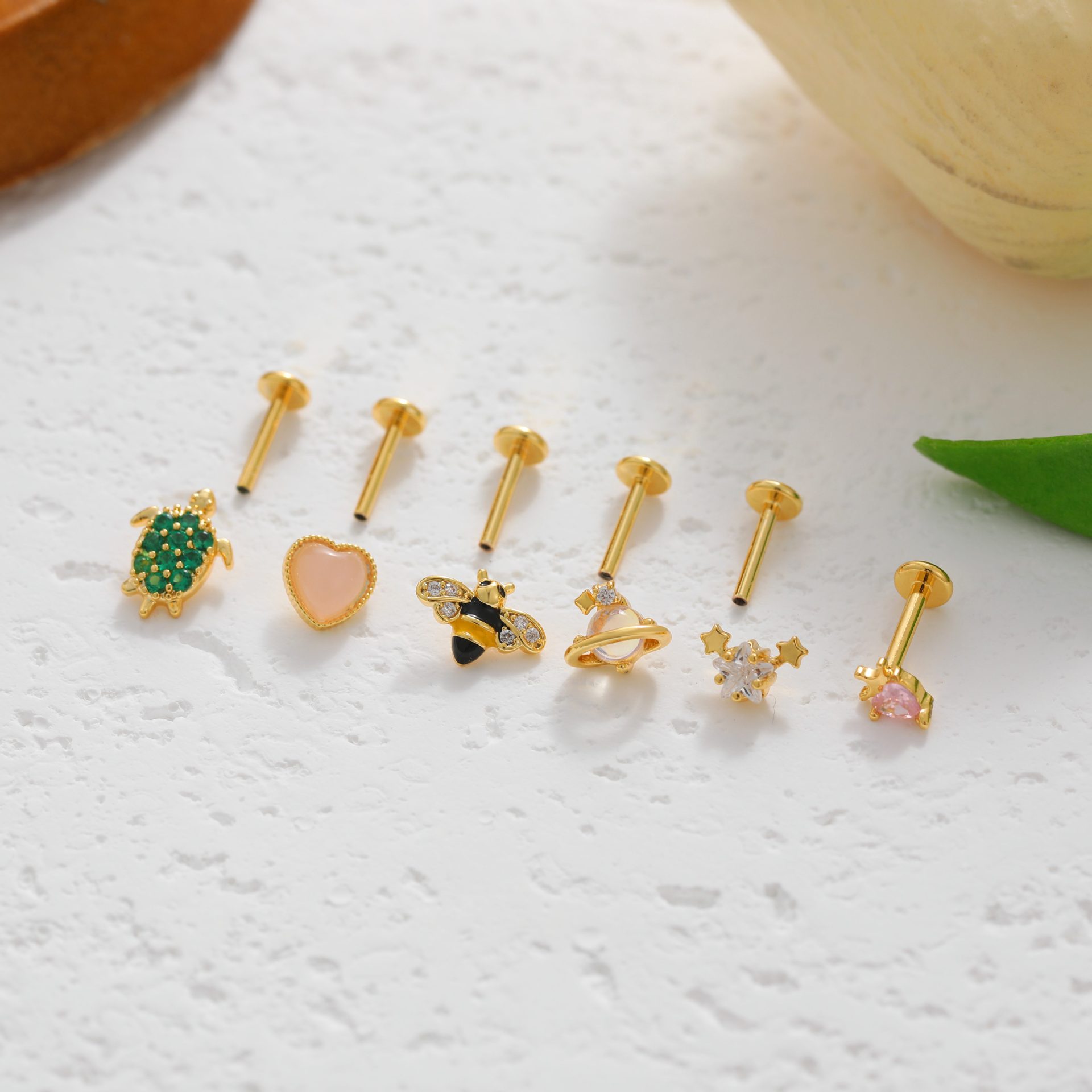 Orecchini in acciaio inossidabile color oro con zirconi, mini piercing a vite per naso e ombelico in acciaio al titanio, stile europeo e americano._voghion.com