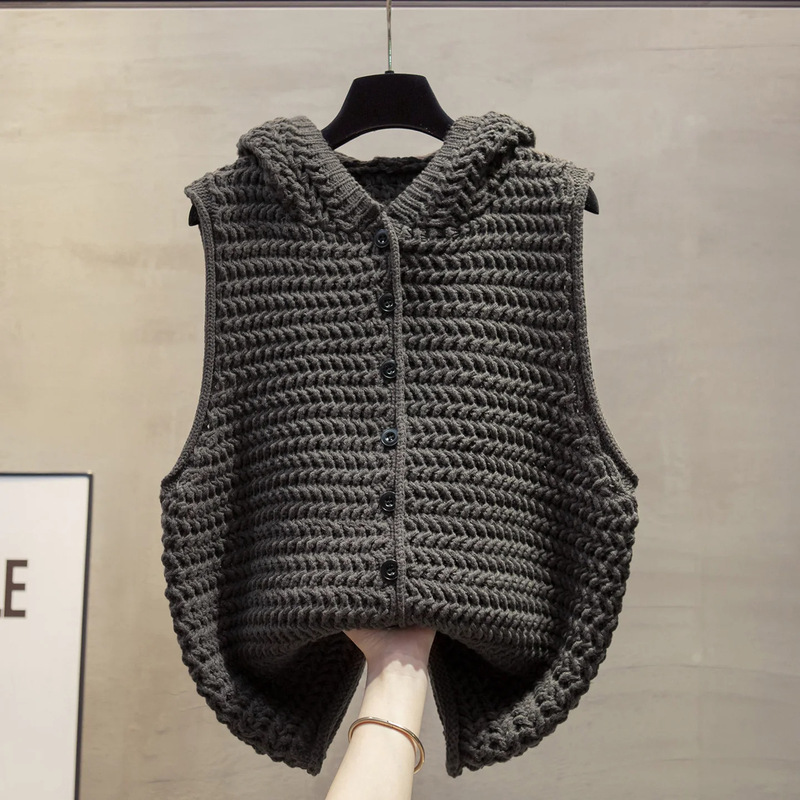 Stylish hooded knitted vest cardigan for women, 2026 autumn/winter new collection, loose fit, fashionable sleeveless layering piece Stylish hooded knitted vest cardigan for women, 2026 autumn/winter new collection, loose fit, fashionable sleeveless layering piece