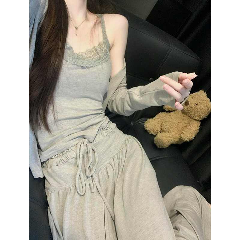 Purely sensual lace modal pajamas with chest pads, three-piece set for women, featuring camisole and long pants, can be worn as homewear Purely sensual lace modal pajamas with chest pads, three-piece set for women, featuring camisole and long pants, can be worn as homewear