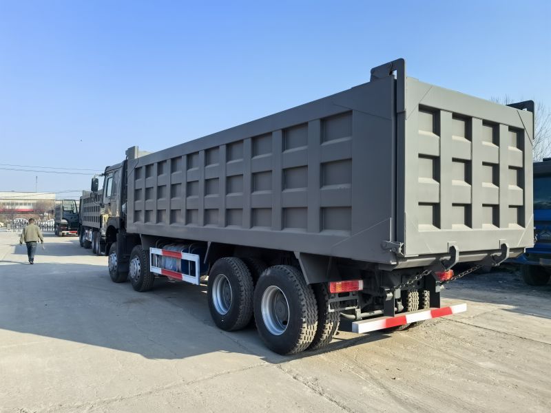 Export China Sinotruk Howo V7-X Dump Truck 430 Horsepower Front Four Rear Eight Mining Slag Transport Trailer