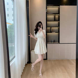 清纯绝美V领收腰碎花短袖连衣裙女装2026新款天丝海边度假短裙子