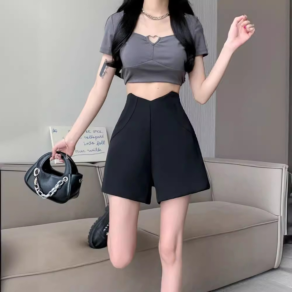 Design black suit shorts women's summer high waist V-shaped waist slimming versatile A- line outer wear wide leg casual pants