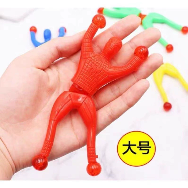 Большой человек-паук кувыркается злодей