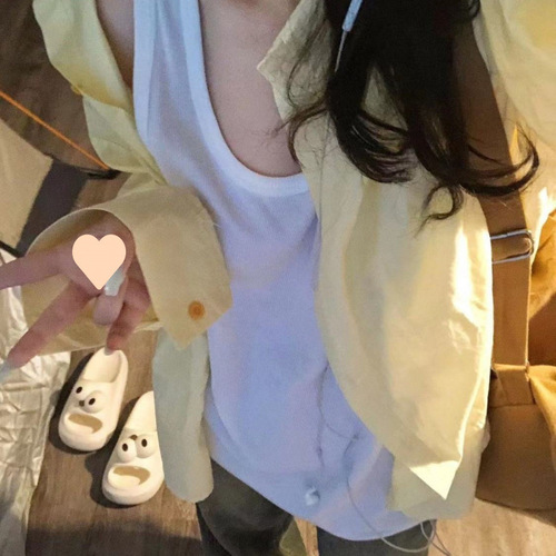 Spring 2025 Japanese-style sweet cream yellow women's student loose matchable slimming top for outerwear