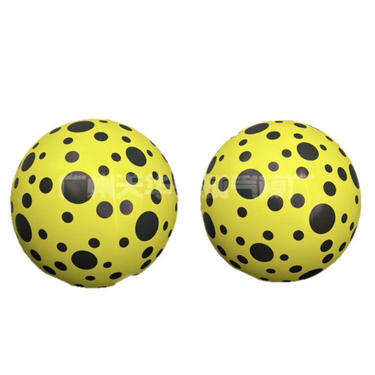 Los fabricantes de modelos inflables personalizan el desfile de globos aerostáticos grandes