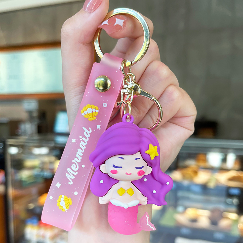 Venta directa de fábrica llavero colgante pequeño muñeca tridimensional llavero de coche mochila escolar colgante puesto al por mayor productos pequeños