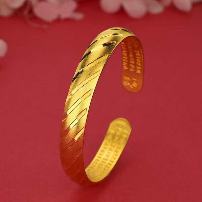 Exquisite and versatile smooth gold bangle for women, adjustable sliding bangle with a meteor shower effect.