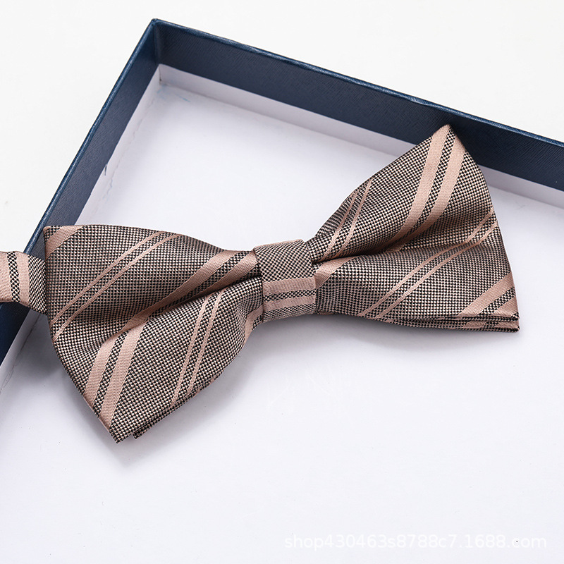 고귀한 더블 골드바 나비넥타이