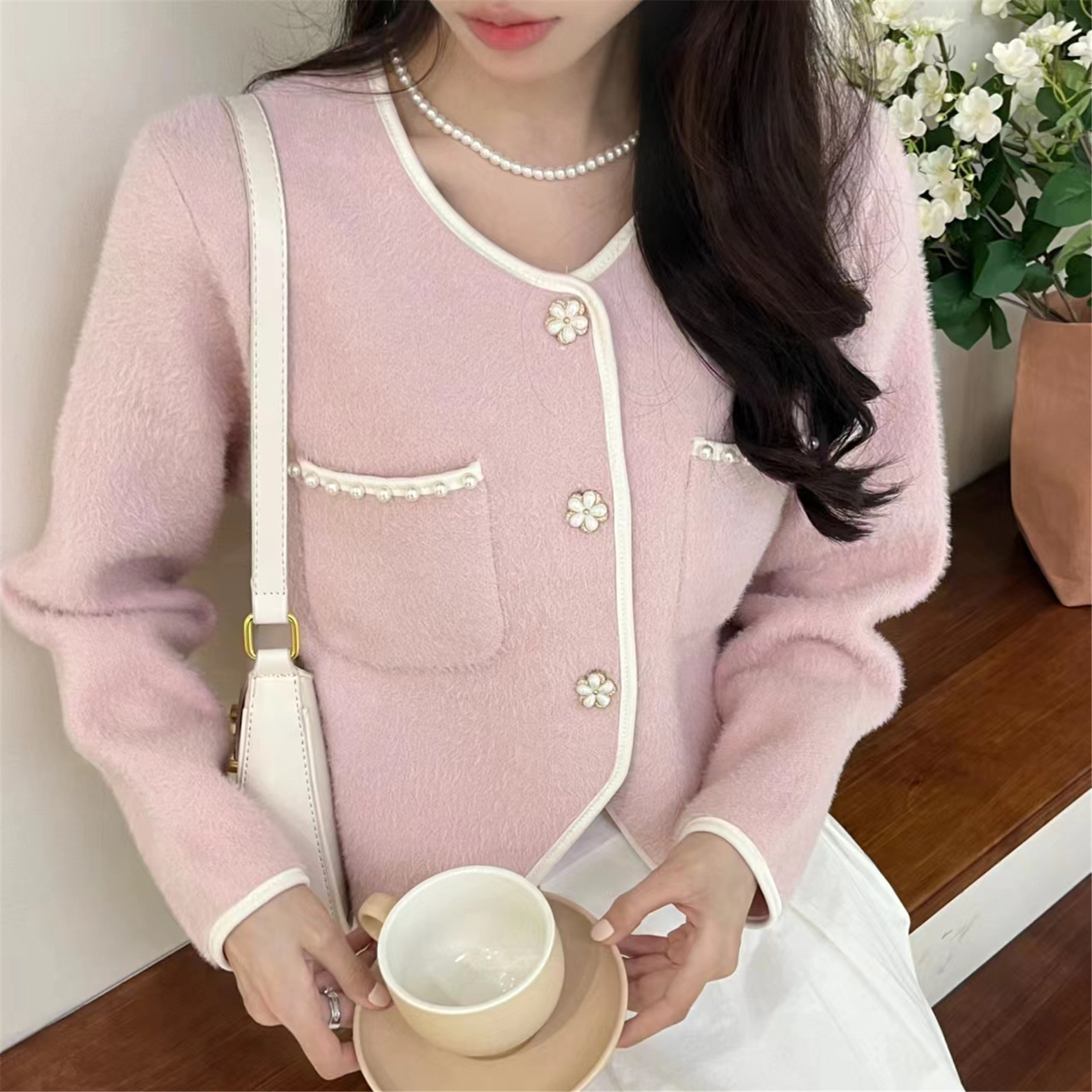 24 invierno Puyuan dulce viento fresco dulce imitación de cardigán de visón cuello redondo suelto camisa de estilo de mujer