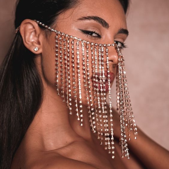 Europa y los Estados Unidos máscaras de brilla larga atmósfera de cadena de garra máscara de diamante accesorios de fiesta máscara de mujer