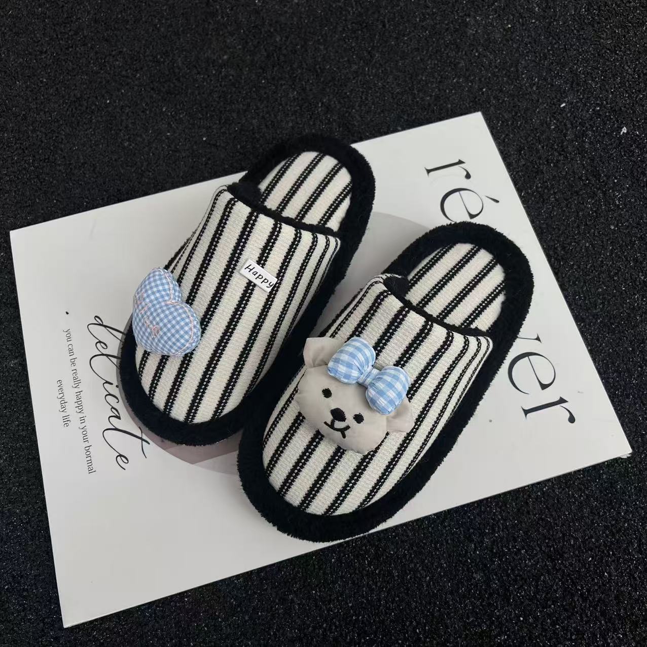 Red famosa nueva zapatillas de perro lindas invierno fuera antideslizante en el hogar adición de lana interior calentamiento zapatos de algodón lana