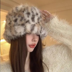 卸売り韓国のヒョウの紋様はミンクの毛のバケツの帽子の女性の秋冬の保温と防寒の個性の耳の漁師の鉢の帽子をまねます。