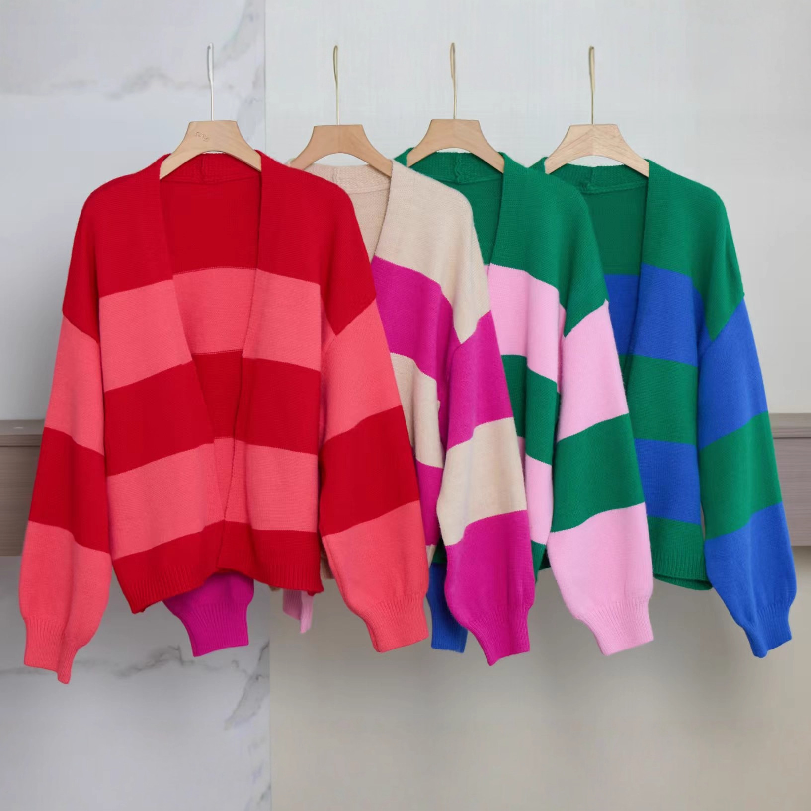 Amazon otoño y invierno nuevo tamaño grande cardigan de punto de mujer Europa y América comercio exterior contraste de color suéter de manga larga chaqueta mujer image 1