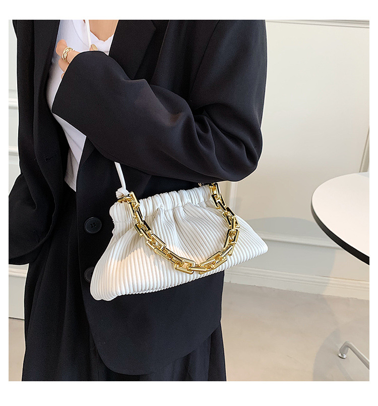 Unique Small Bag Women's Summer Versatile Messenger Bag 2021 New Trendy Fashion Shoulder Underarm Bag Pleated Bucket Bag display picture 1