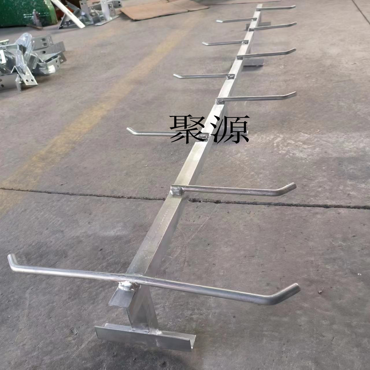 爬梯生产厂家 角钢爬梯 爬梯生产厂家 钢管杆用登高爬梯