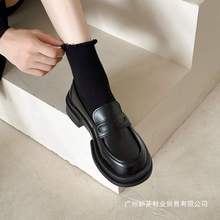 ��ܛƤСƤЬŮӢ���L2025�¿���ϵjk��Ь��ɫ�����ȹ�Ӝ��ᘷ��