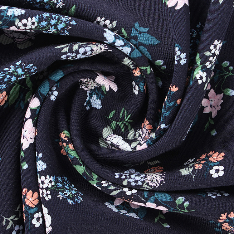 Nuevo diseño de flor promocional 135gsm 40s * 40s 54 / 55 "impresión de rayon twill camisa cara